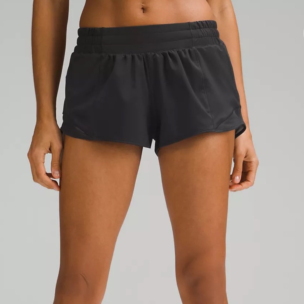 Lululemon NWT Hotty Hot Low-Rise Lined Short 2.5"